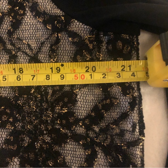 STYLE & CO. LACE FRONT BLACK TUNIC WITH GOLD ACCENTS. SIZE(XL) - Picture 10 of 13